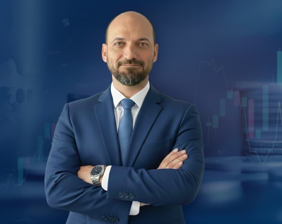 שי לאופולד מומחה השקעות, חיסכון וביטוח